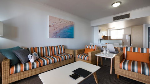 Swell Resort Burleigh Heads - Lismore Accommodation 9