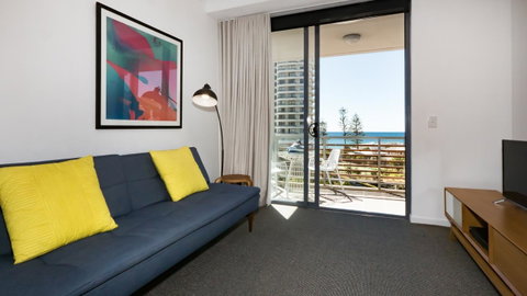 Swell Resort Burleigh Heads - Lismore Accommodation 2