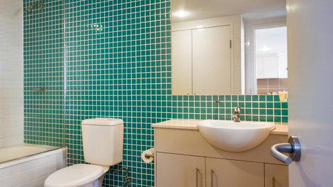 Swell Resort Burleigh Heads - Lismore Accommodation 41