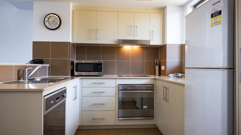Swell Resort Burleigh Heads - Lismore Accommodation 7