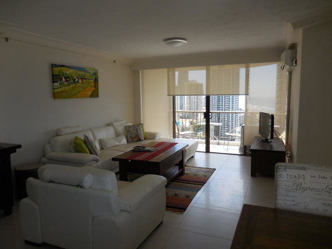 Surfers Century Oceanside Apartments - Lismore Accommodation 40