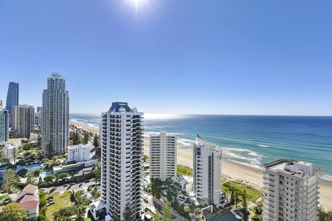 Surfers Century Oceanside Apartments - Lismore Accommodation 16