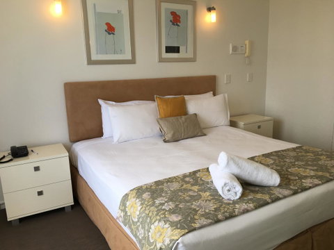 Surfers Century Oceanside Apartments - Lismore Accommodation 19