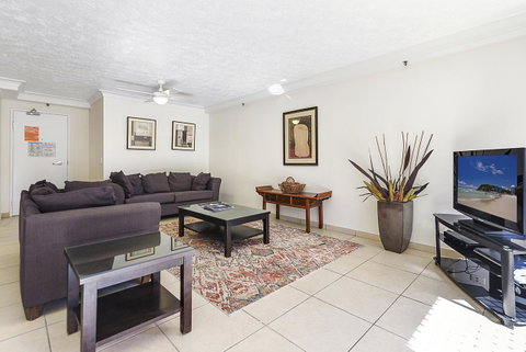 Surfers Century Oceanside Apartments - Lismore Accommodation 6