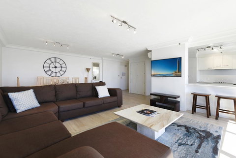 Surfers Century Oceanside Apartments - Lismore Accommodation 13