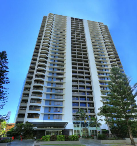 Surfers Century Oceanside Apartments - Lismore Accommodation 15