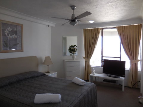 Surfers Century Oceanside Apartments - Lismore Accommodation 39