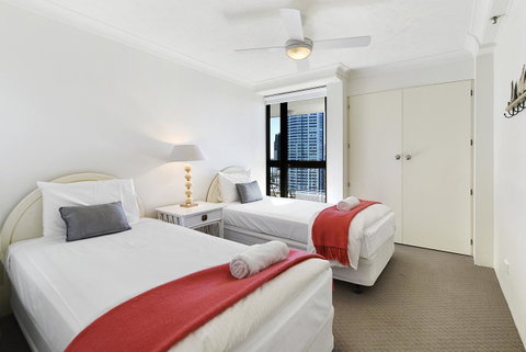 Surfers Century Oceanside Apartments - Lismore Accommodation 10