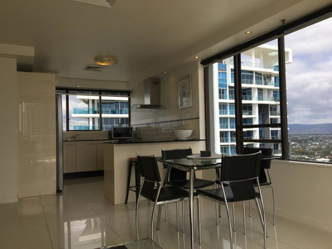 Surfers Century Oceanside Apartments - Lismore Accommodation 24