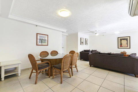 Surfers Century Oceanside Apartments - Lismore Accommodation 8