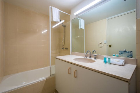 Breakers North Absolute Beachfront Apartments - Official - Lismore Accommodation 11