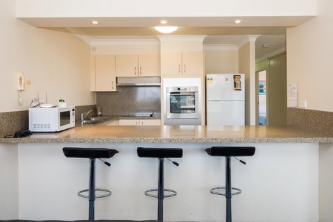 Breakers North Absolute Beachfront Apartments - Official - Lismore Accommodation 14