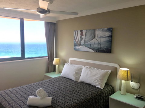 Breakers North Absolute Beachfront Apartments - Official - Lismore Accommodation 6