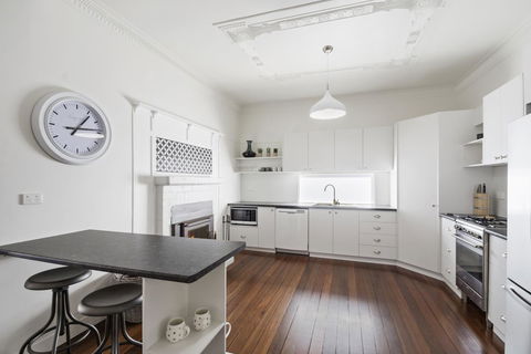 The Lighthouse - Lismore Accommodation 12