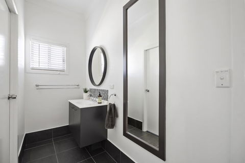The Lighthouse - Lismore Accommodation 13