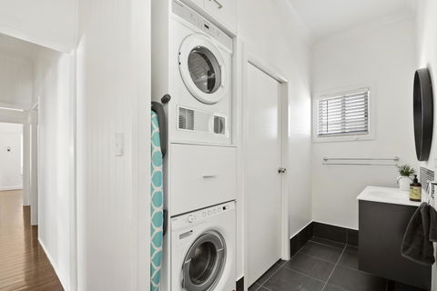 The Lighthouse - Lismore Accommodation 15