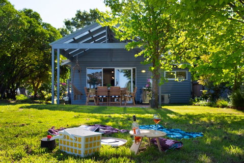 Wayward Cottage - Lismore Accommodation 0