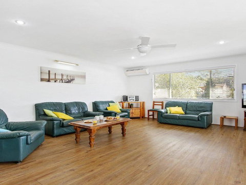 Whispering Waves - Relaxing Beach House - Lismore Accommodation 1
