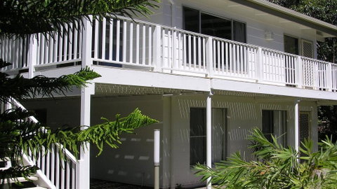 Wonky Pine Beach House, NARRWALLEE- 4 Bedroom - Lismore Accommodation 0