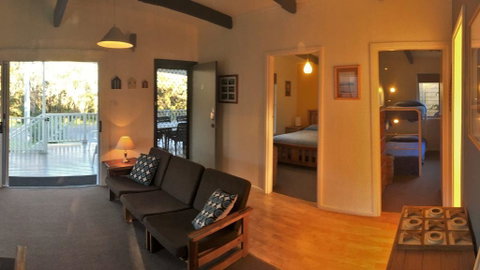 Wonky Pine Beach House, NARRWALLEE- 4 Bedroom - Lismore Accommodation 2