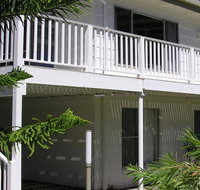 Wonky Pine Beach House NARRWALLEE- 4 bedroom - Lismore Accommodation