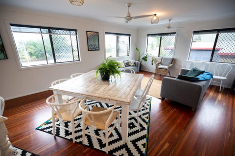 Yeppoon Beachhouse - Lismore Accommodation 2