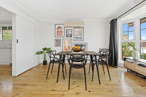 YIN-YANG - MOUNT ELIZA - Lismore Accommodation 0