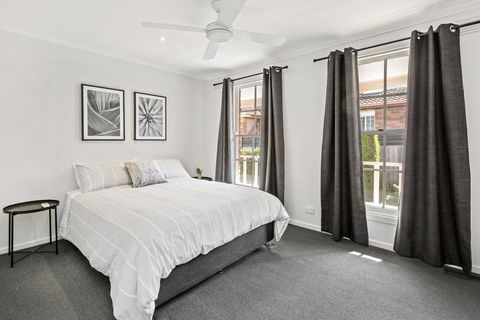 YIN-YANG - MOUNT ELIZA - Lismore Accommodation 1