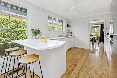 YIN-YANG - MOUNT ELIZA - Lismore Accommodation 2