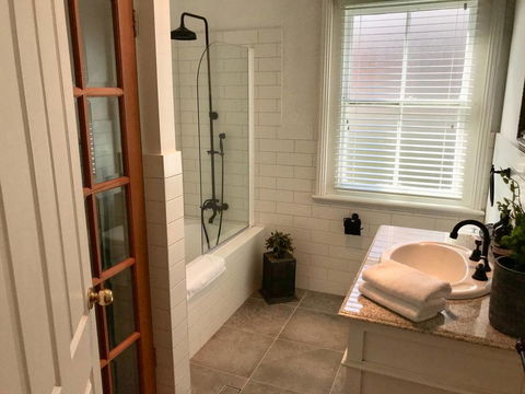 YSG The Edward Townhouse 153 - Walk To Town - Lismore Accommodation 2