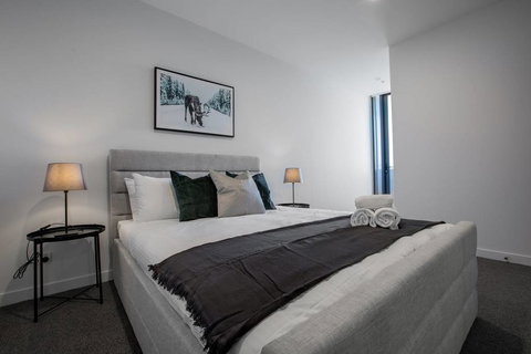 Grey Style, Simple And Cozy Apt@Parkville+Carpark - Lismore Accommodation 2