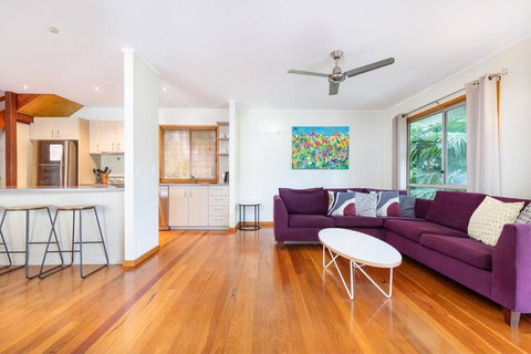 A Beach House - Lismore Accommodation 2