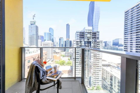 A Chic 2BR Apt City Views Near Southern Cross - Lismore Accommodation 0