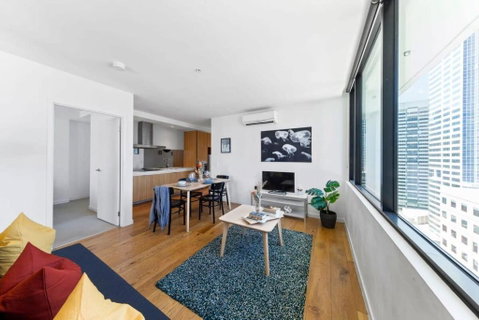 A Chic 2BR Apt City Views Near Southern Cross - Lismore Accommodation 1