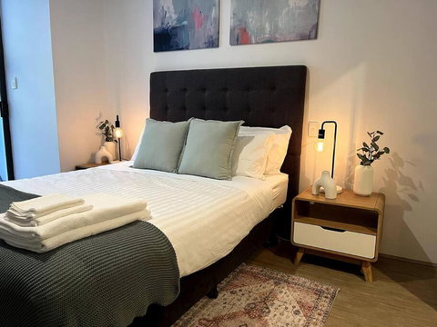 A City Oasis - Full Apartment With Balcony - Lismore Accommodation 4