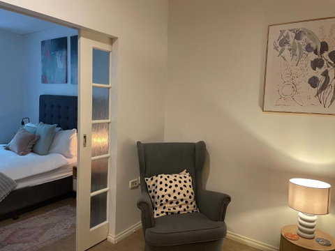 A City Oasis - Full Apartment With Balcony - Lismore Accommodation 2