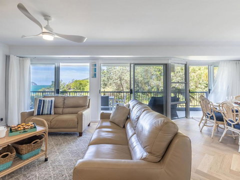 Albacore 3 Waterfront Pool Lift And Views - Lismore Accommodation 2