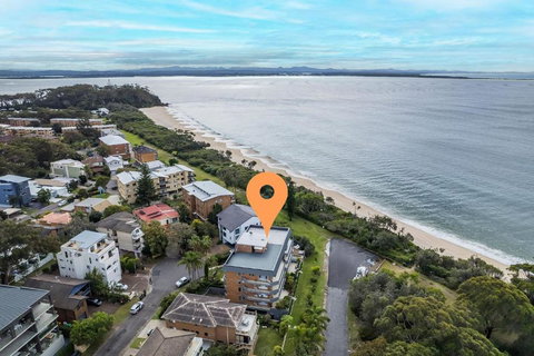 Albacore 3 Waterfront Pool Lift And Views - Lismore Accommodation 1