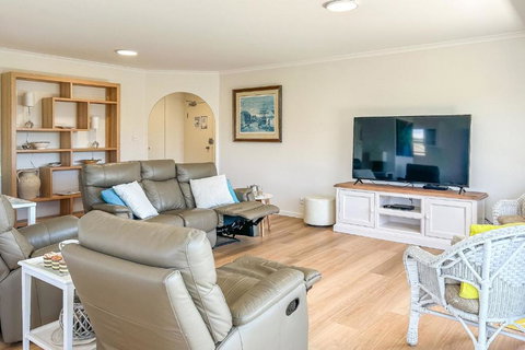 Albacore 7 Waterfront Unit - Lismore Accommodation 3