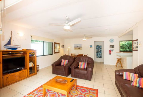 Allamanda Cottage - Close To Beach - Pet Friendly - Lismore Accommodation 0