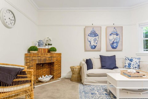 Art Deco Apartment Meters Away From The Beach - Lismore Accommodation 1