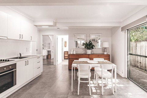 BAY PROPERTIES . Summer Salt On Main - Lismore Accommodation 0