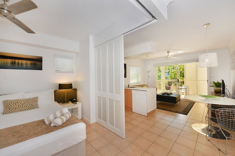 Port Douglas Apartments - Adults Only Oasis - Lismore Accommodation 30