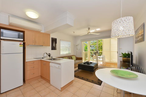 Port Douglas Apartments - Adults Only Oasis - Lismore Accommodation 0