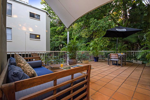 Port Douglas Apartments - Adults Only Oasis - Lismore Accommodation 34