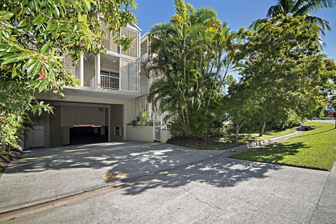 Port Douglas Apartments - Adults Only Oasis - Lismore Accommodation 43