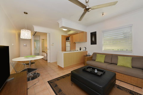 Port Douglas Apartments - Adults Only Oasis - Lismore Accommodation 7