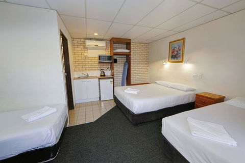 Chalet Motor Inn - Lismore Accommodation 17