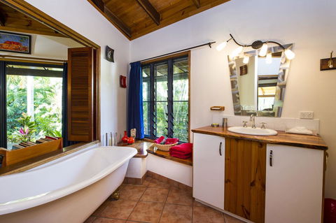 Magnetic Cottage - Lismore Accommodation 4