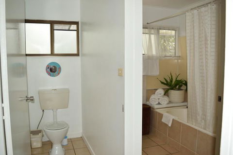 Horseshoe Bay Holiday Unit - Lismore Accommodation 8